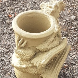 Screech bathstone dragon chimney pot 3